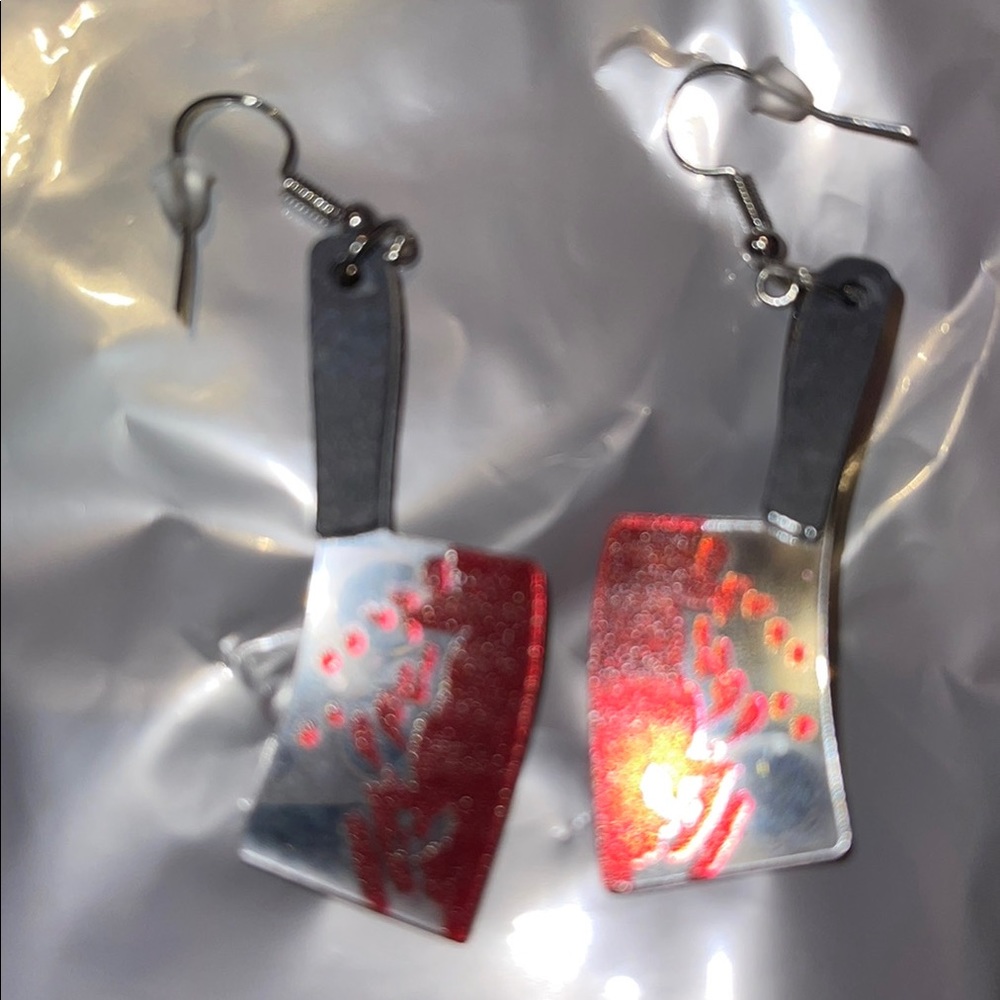 💥SOLD💥Halloween jewelry 👻🎃💀(“Dirty tools”)